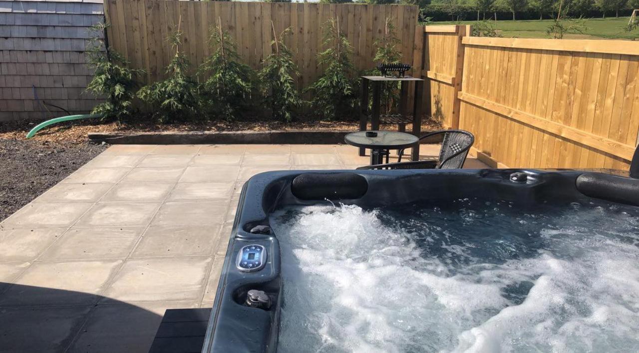 Superior Glamping Pod With Hot Tub Frodsham Exterior foto