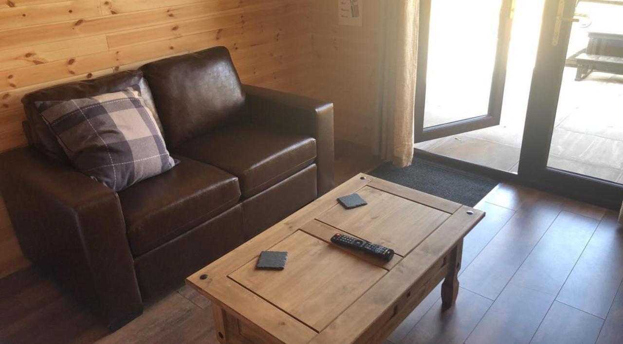 Superior Glamping Pod With Hot Tub Frodsham Exterior foto