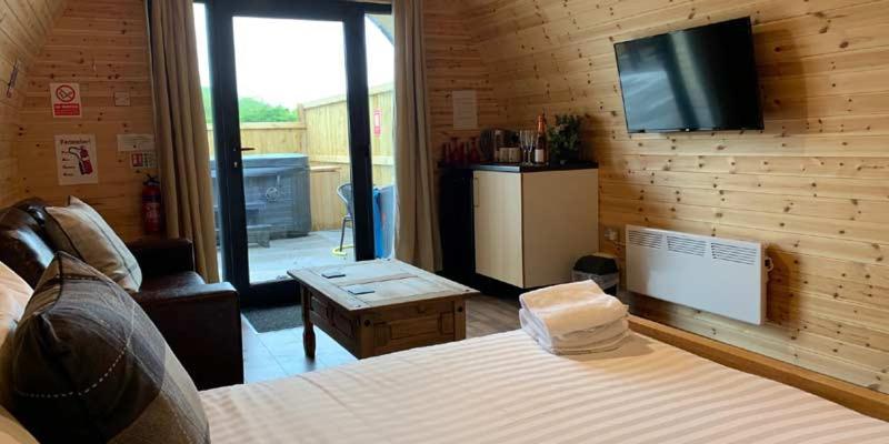 Superior Glamping Pod With Hot Tub Frodsham Exterior foto